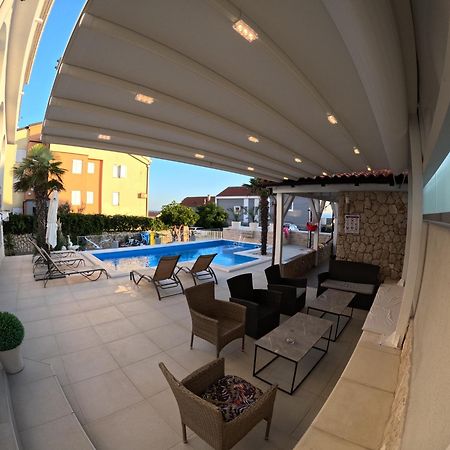 Apartments Sun Dance With Heated Pool نوفاليا المظهر الخارجي الصورة