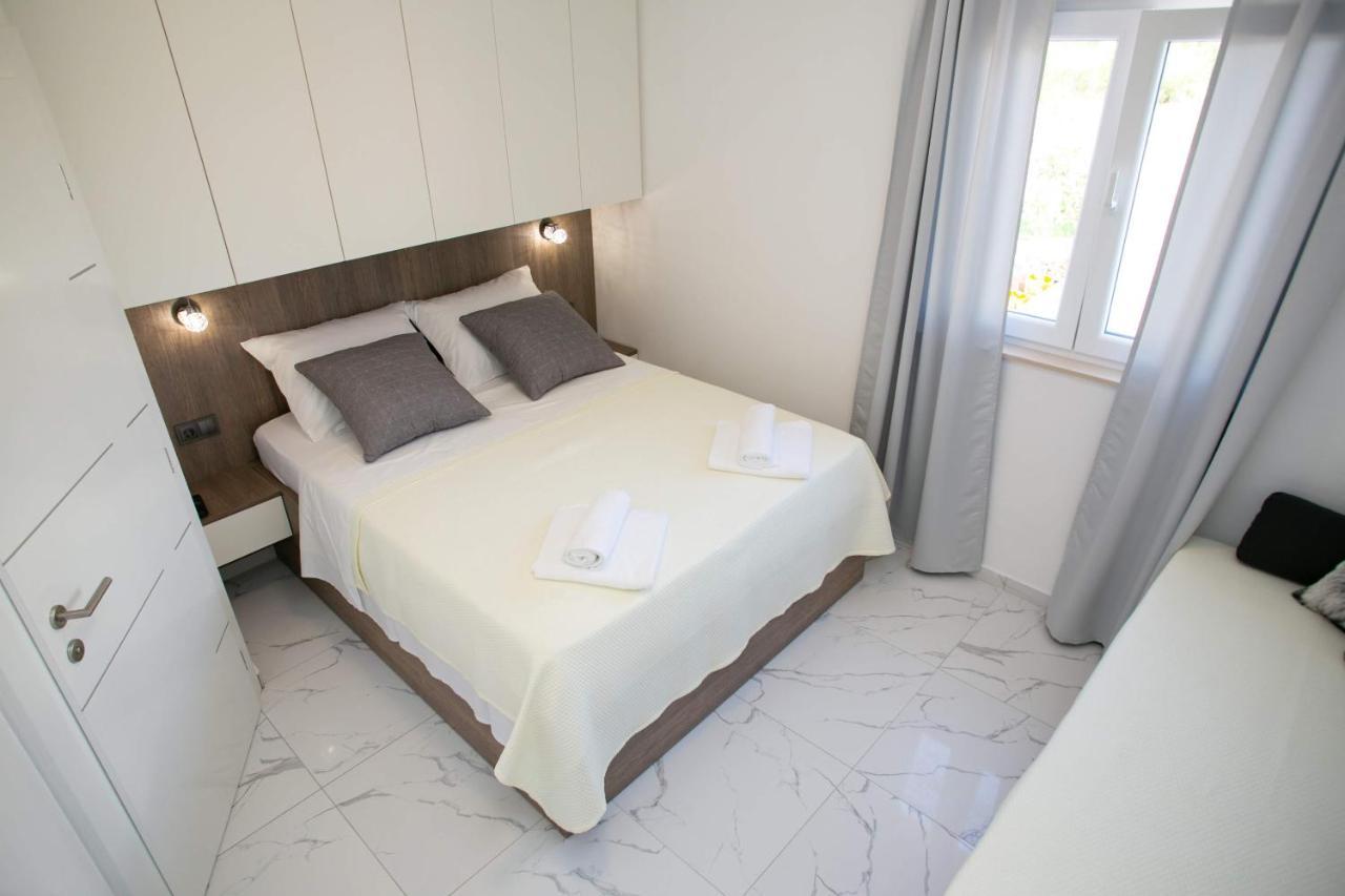 Apartments Sun Dance With Heated Pool نوفاليا المظهر الخارجي الصورة