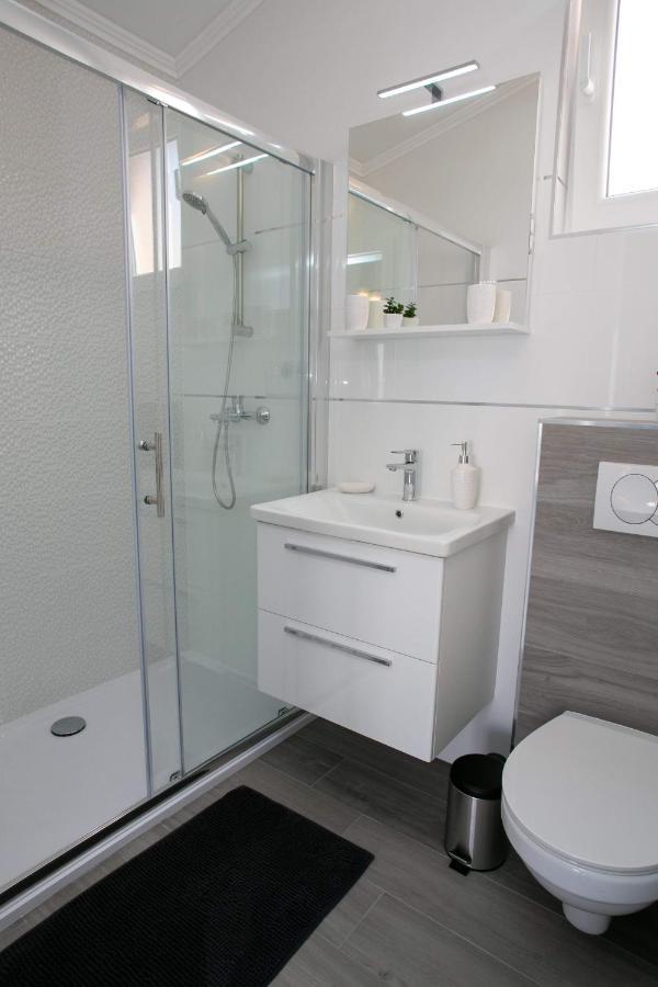 Apartments Sun Dance With Heated Pool نوفاليا المظهر الخارجي الصورة