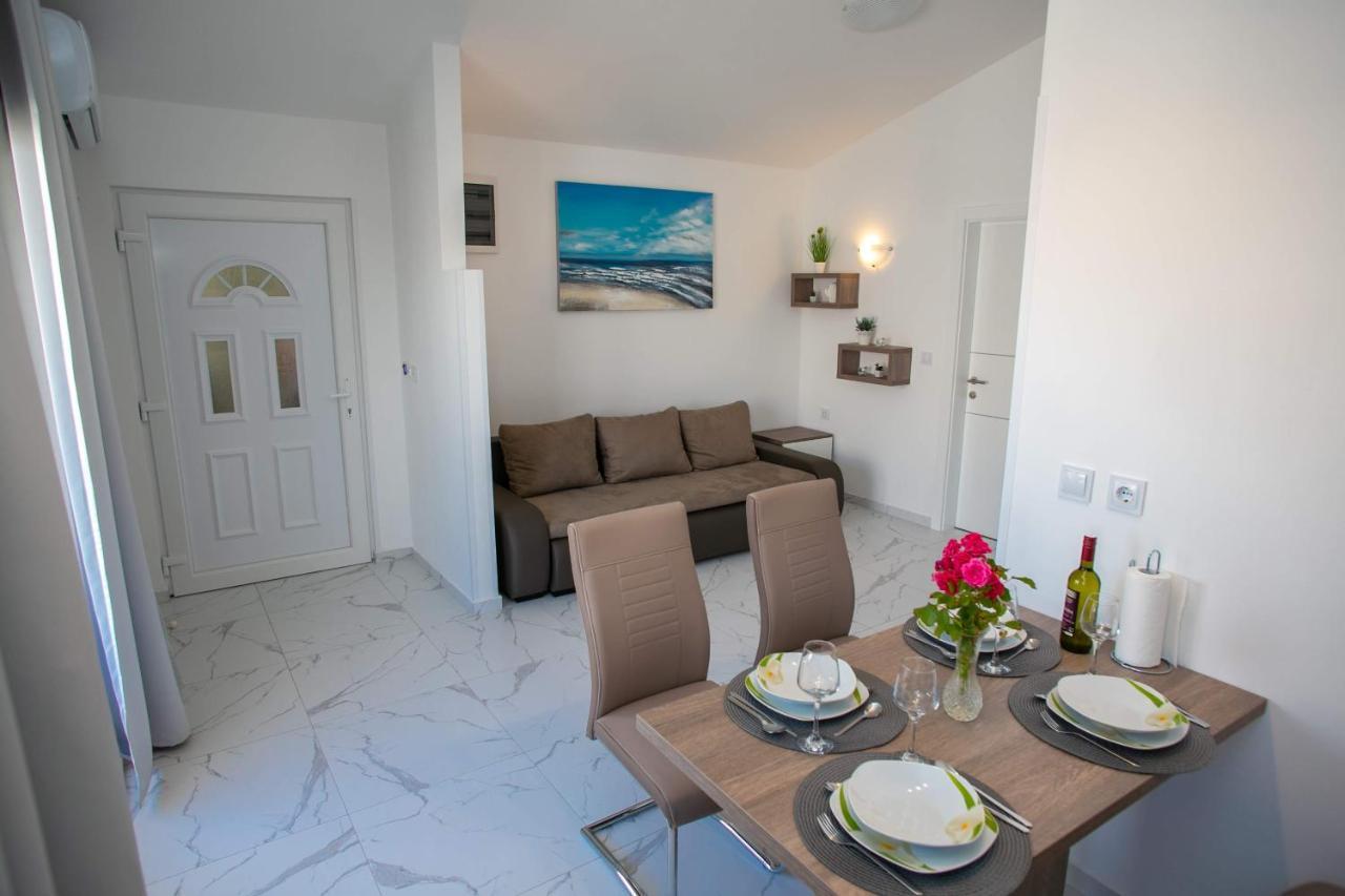Apartments Sun Dance With Heated Pool نوفاليا المظهر الخارجي الصورة