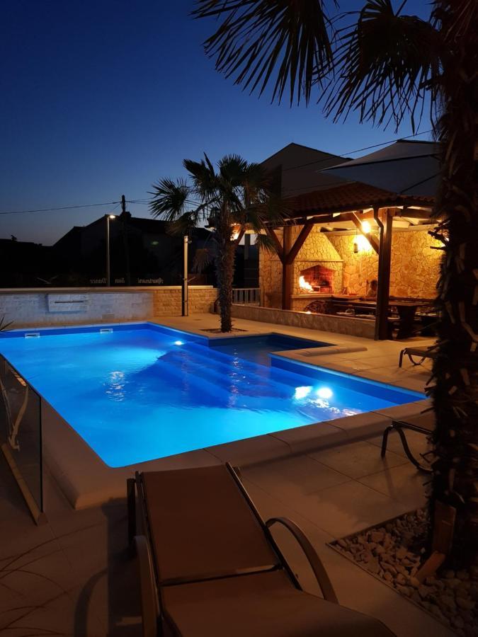 Apartments Sun Dance With Heated Pool نوفاليا المظهر الخارجي الصورة