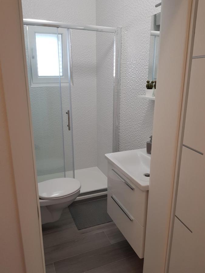 Apartments Sun Dance With Heated Pool نوفاليا المظهر الخارجي الصورة