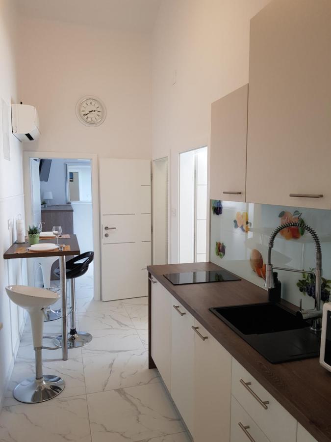 Apartments Sun Dance With Heated Pool نوفاليا المظهر الخارجي الصورة