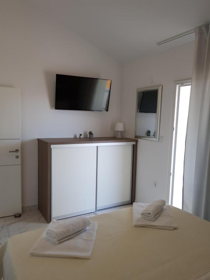 Apartments Sun Dance With Heated Pool نوفاليا المظهر الخارجي الصورة